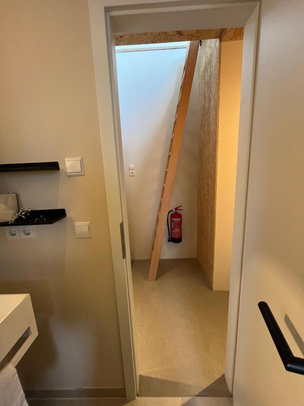 New, Modern & Cozy - Near Airport Ber #links