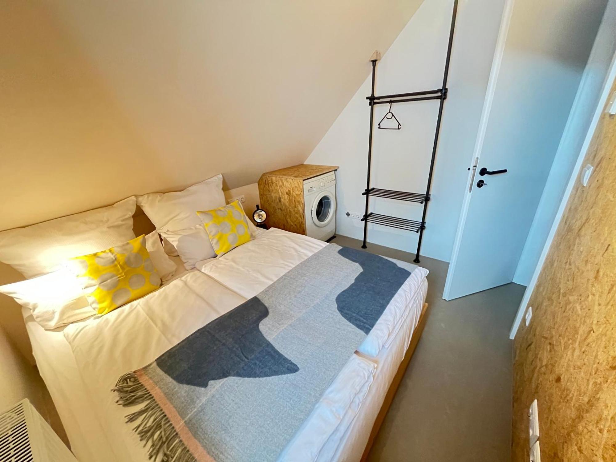 New, Modern & Cozy - Near Airport Ber #links * Berlijn